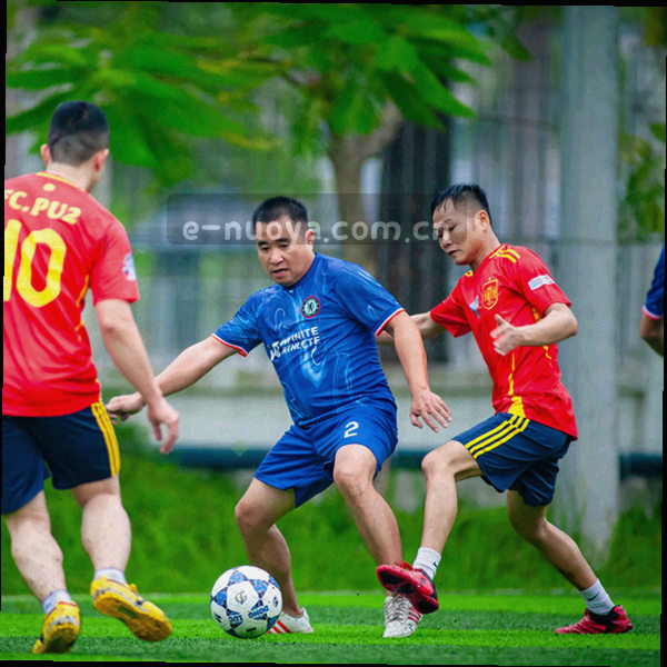 黑龙江省地图轮廓，哈尔滨位置标点